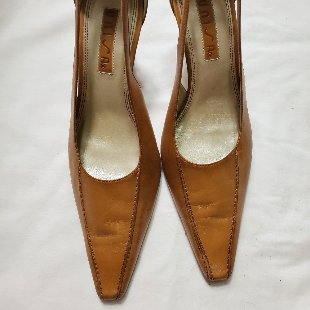 Pointed Toe Pump